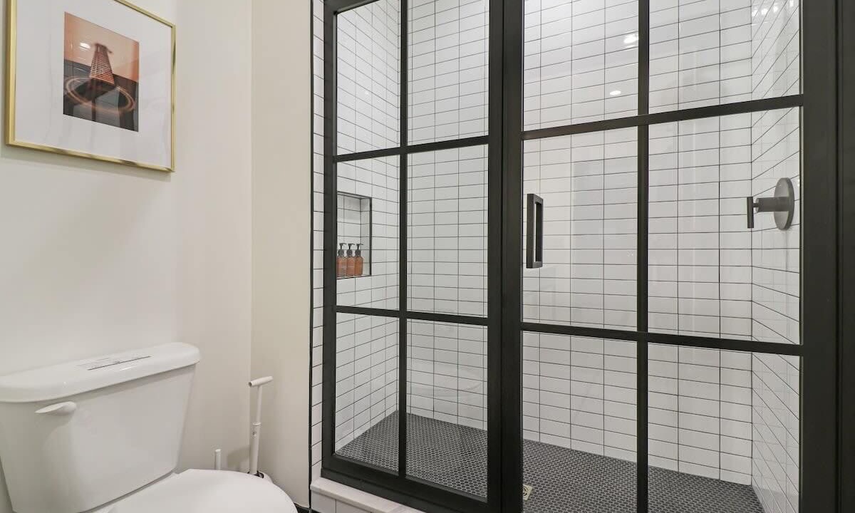 Photo of Bathroom in Arts/Warehouse District