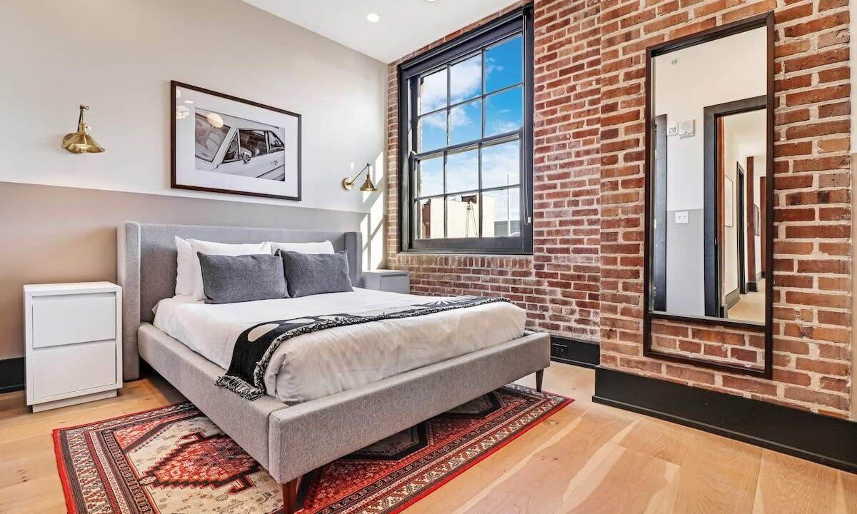 Photo of Bedroom in Arts/Warehouse District