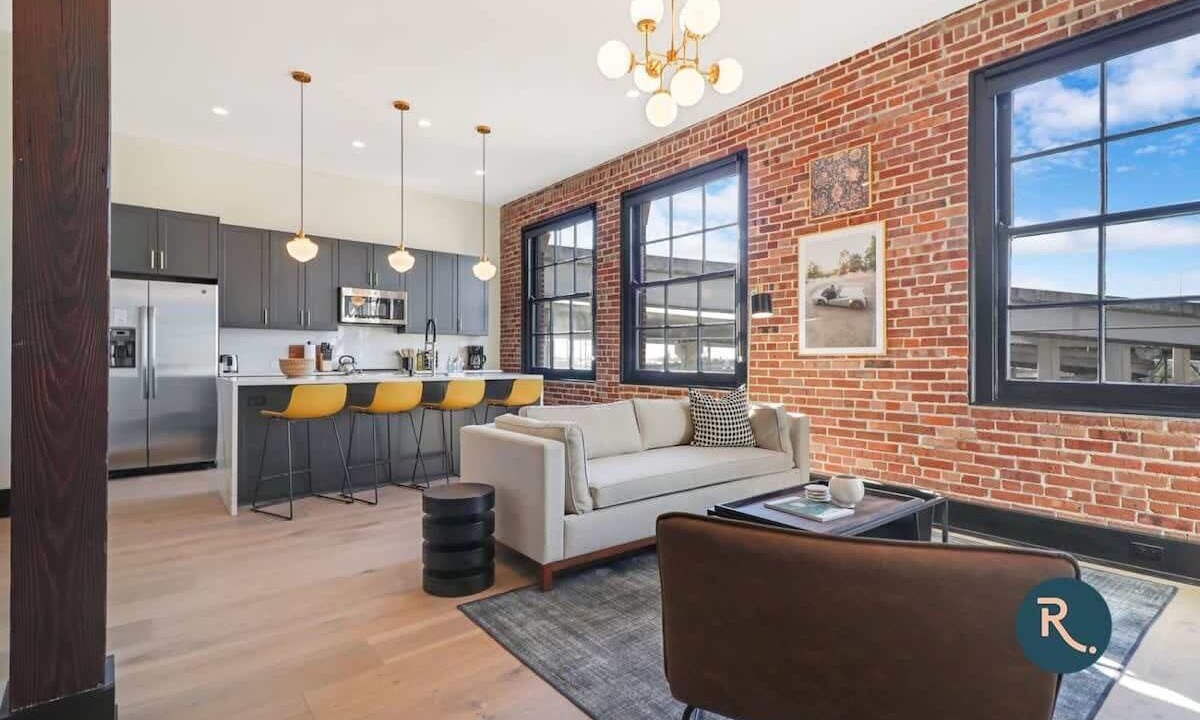 Photo of Livingroom in Arts/Warehouse District