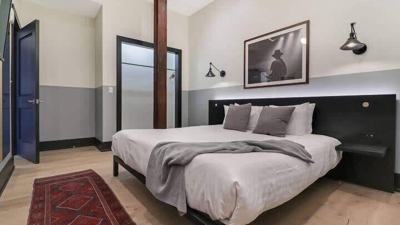 Photo of Bedroom in Arts/Warehouse District