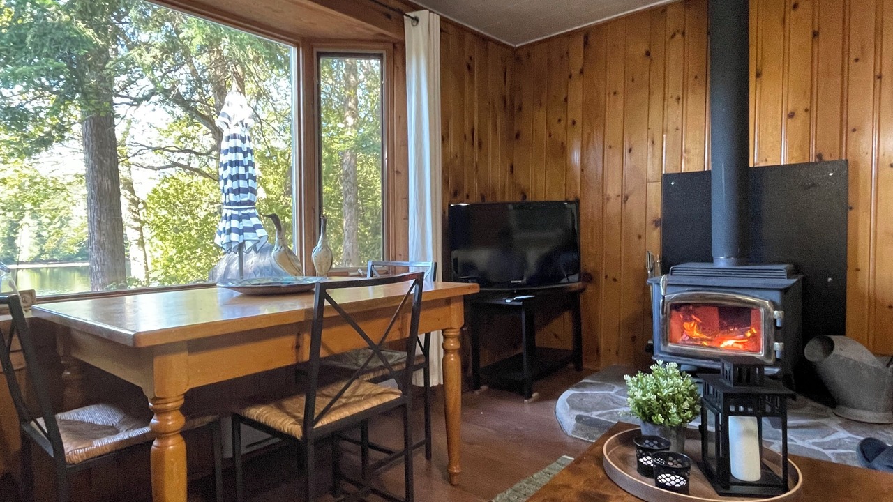 Photo of Livingroom in Algonquin Highlands