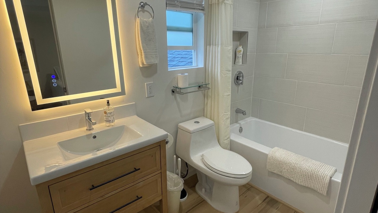 Photo of Bathroom in South Mission Beach