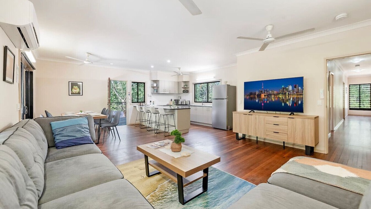 Photo of Livingroom in McMinns Lagoon
