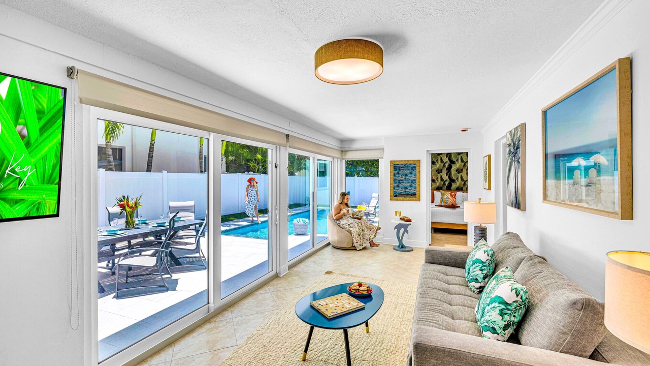 Photo of Livingroom in Lauderdale Beach