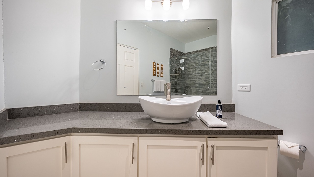 Photo of Bathroom in Potrero