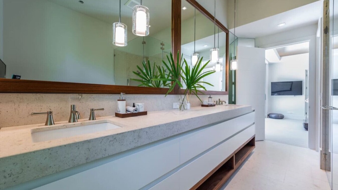 Photo of Bathroom in Bayside Historic District