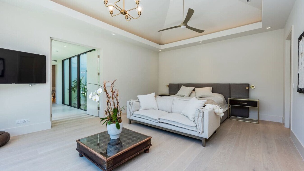 Photo of Bedroom in Bayside Historic District