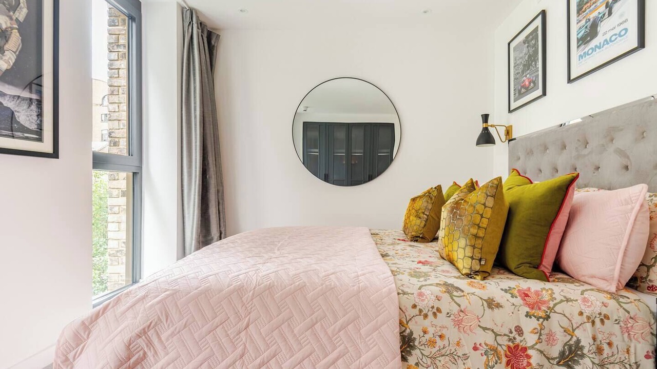 Photo of Bedroom in Wapping