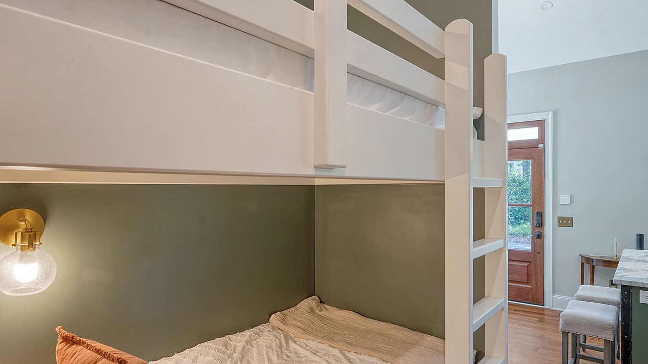 Photo of Bedroom in Summerville Historic District