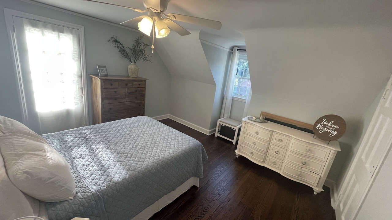 Photo of Bedroom in Farmingdale