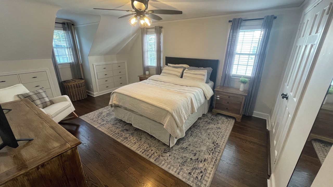 Photo of Bedroom in Farmingdale