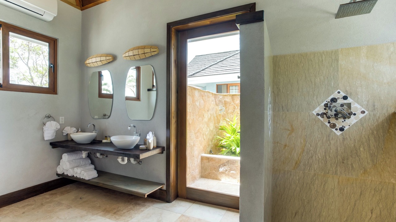 Photo of Bathroom in Placencia