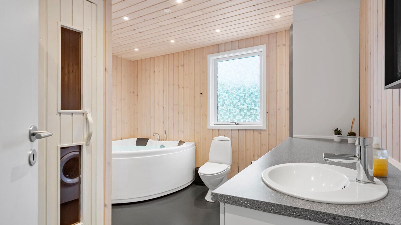 Photo of Bathroom in Skaven Strand