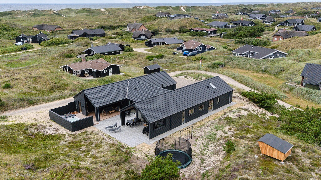 Photo of Others in Houvig Strand