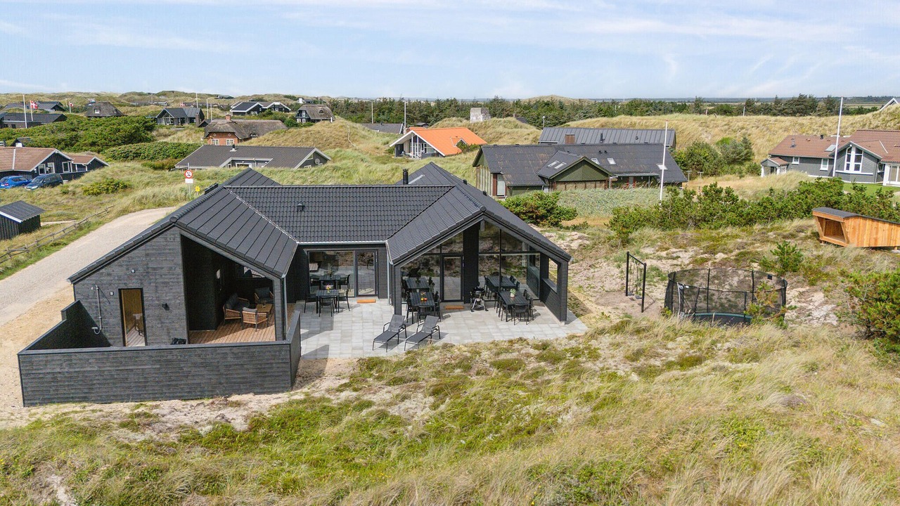 Photo of Others in Houvig Strand