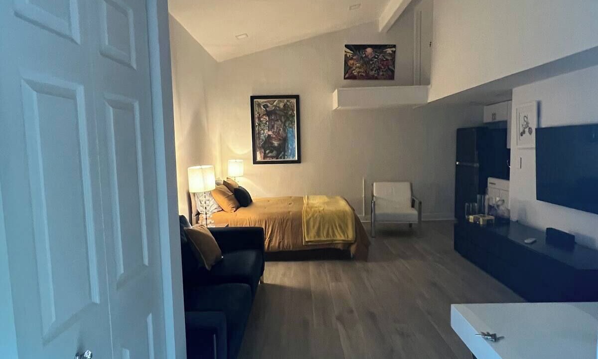 Photo of Livingroom in Golden Glades