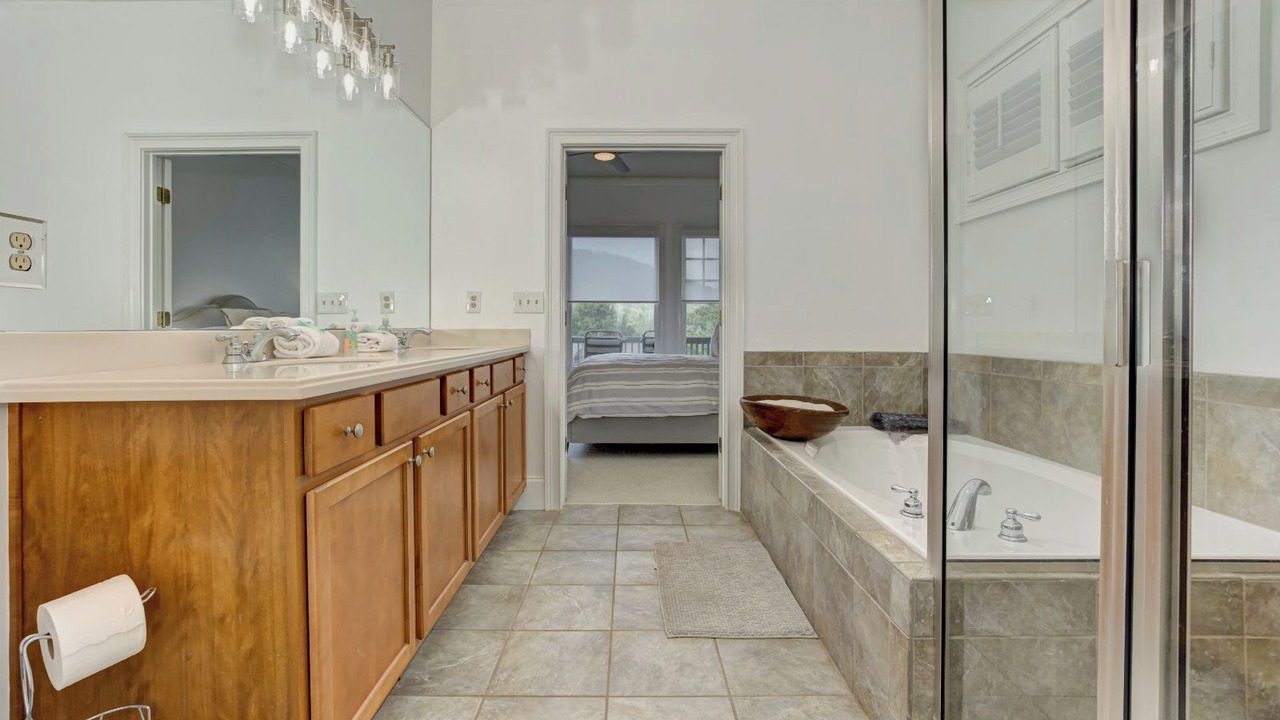 Photo of Bathroom in Big Canoe