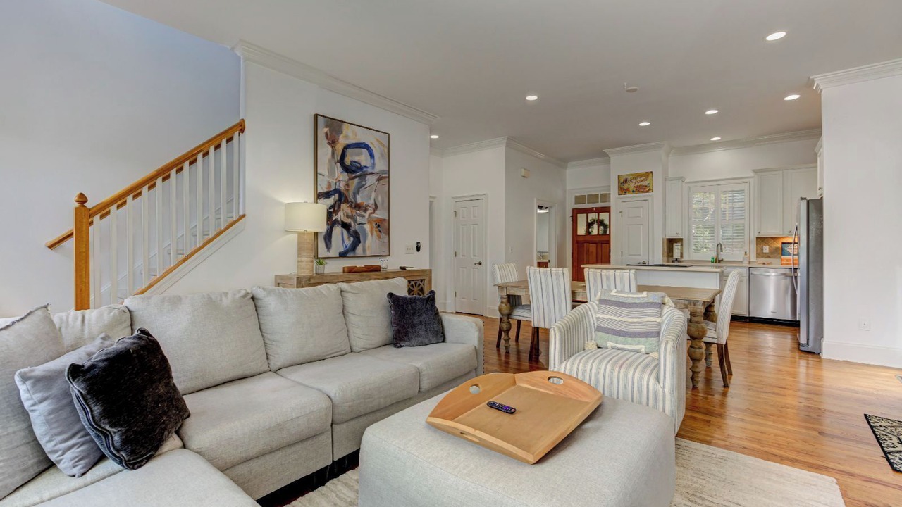 Photo of Livingroom in Big Canoe
