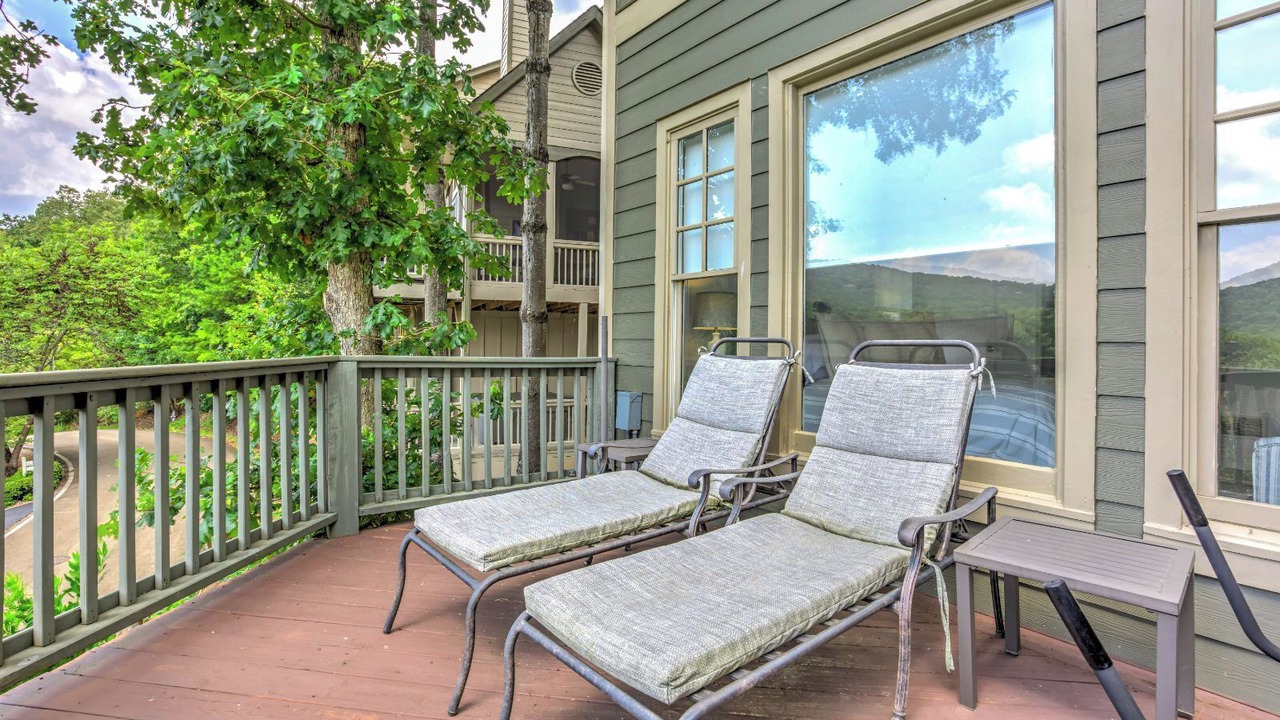 Photo of Patio Balcony in Big Canoe