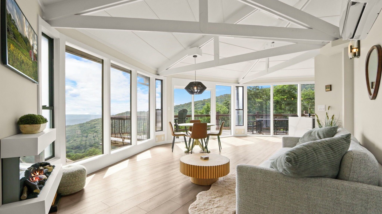 Photo of Livingroom in Seven Devils
