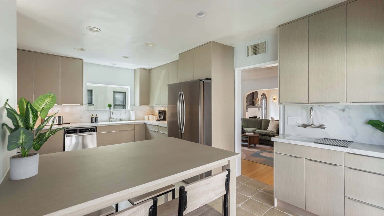 Photo of Kitchen in Mid-Wilshire