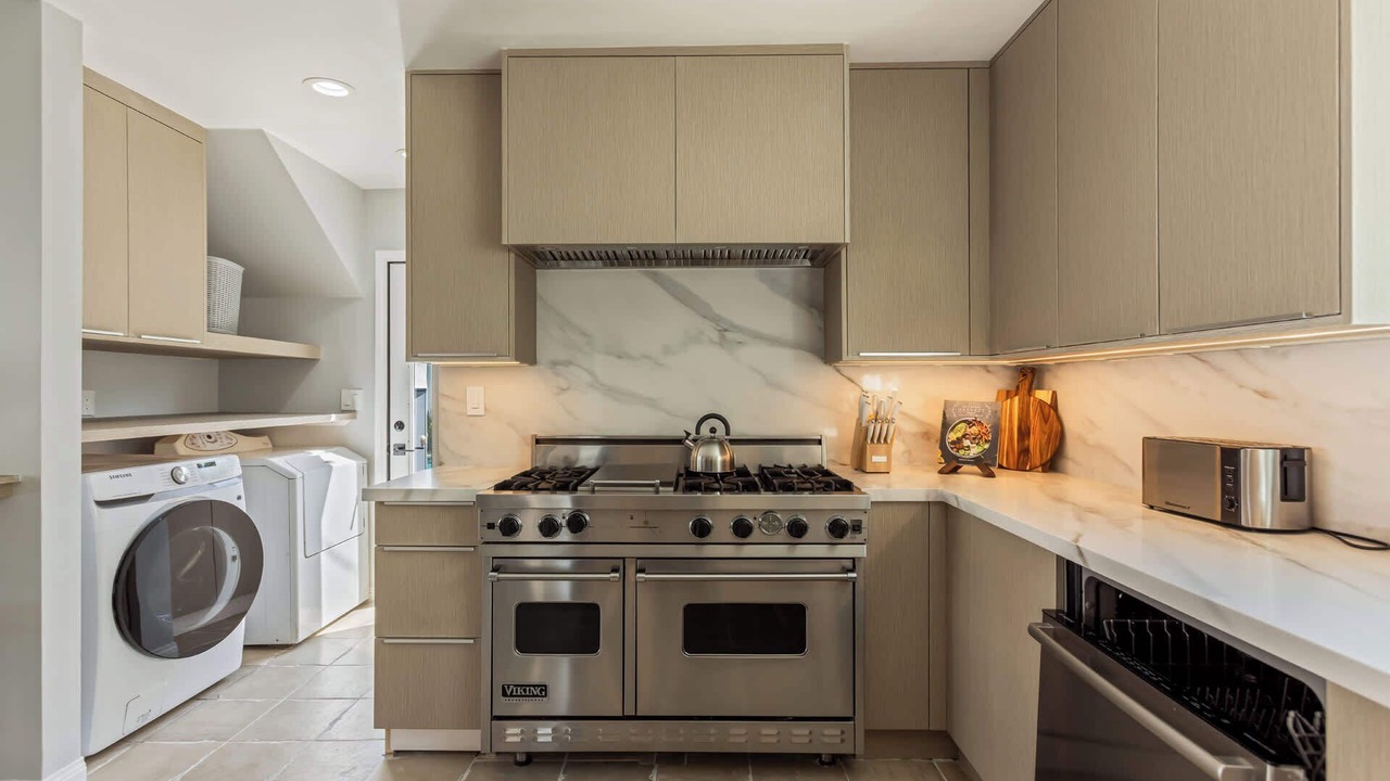 Photo of Kitchen in Mid-Wilshire