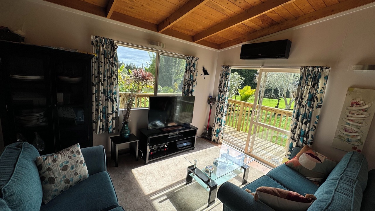 Photo of Livingroom in Pakaraka