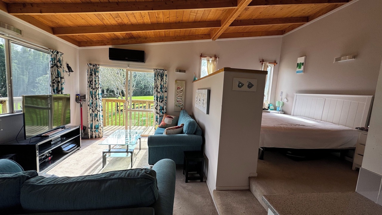 Photo of Bedroom in Pakaraka