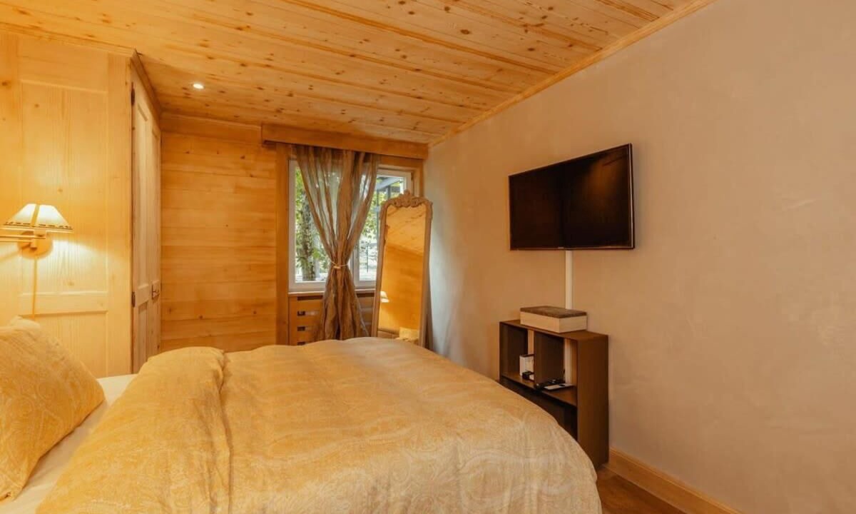 Photo of Bedroom in Zweisimmen Nr Gstaad