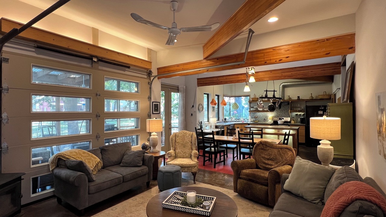 Photo of Livingroom in Northport
