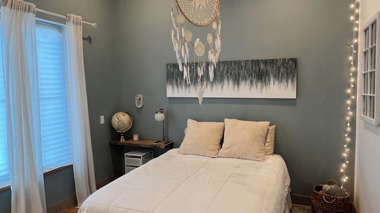 Photo of Bedroom in Northport