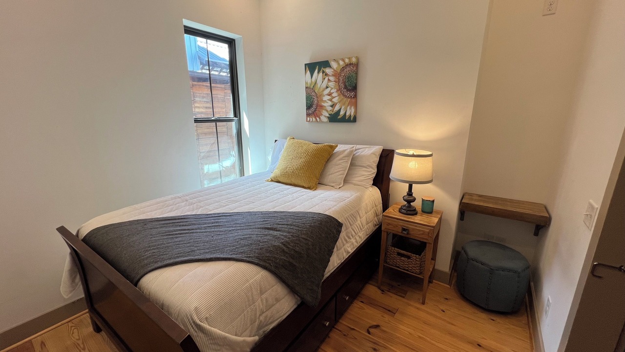 Photo of Bedroom in Northport