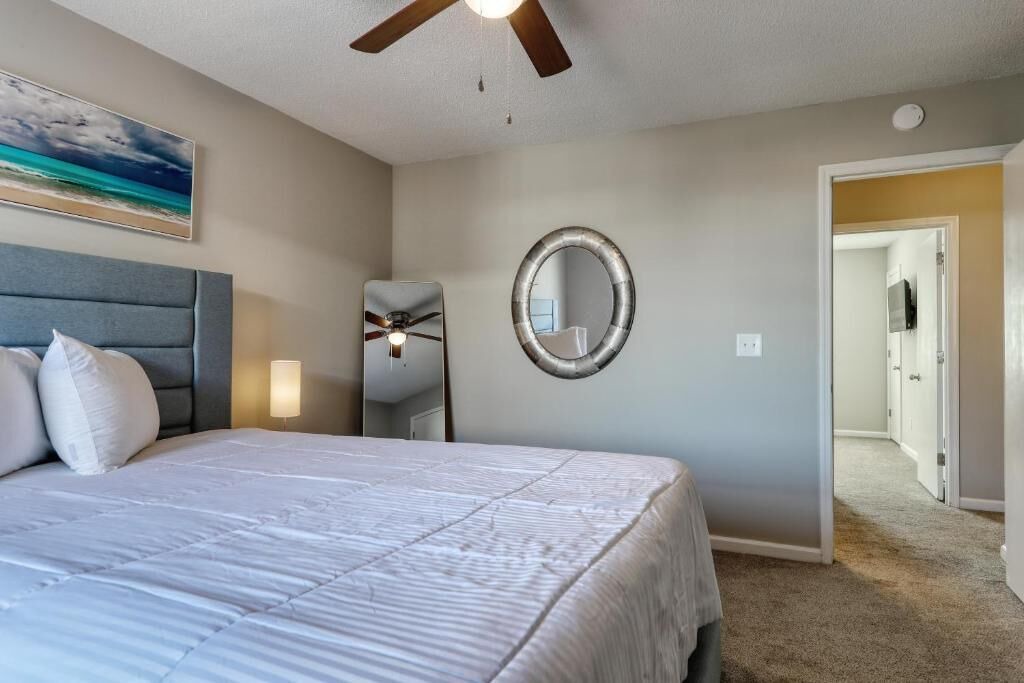 Photo of Bedroom in Crescent Beach