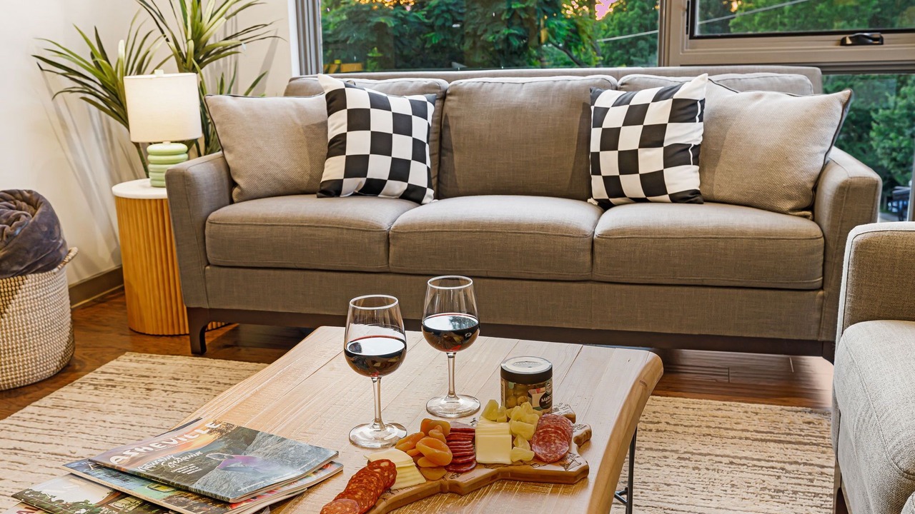 Photo of Livingroom in Historic Montford