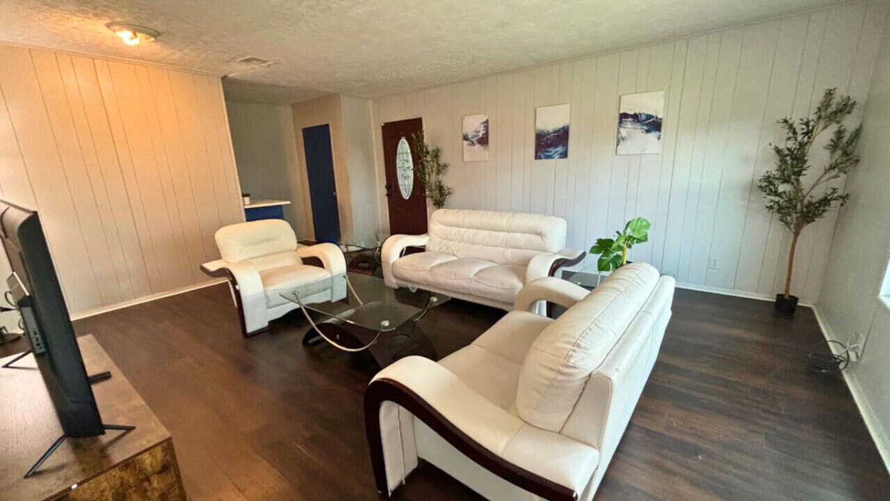 Photo of Livingroom in North Shore