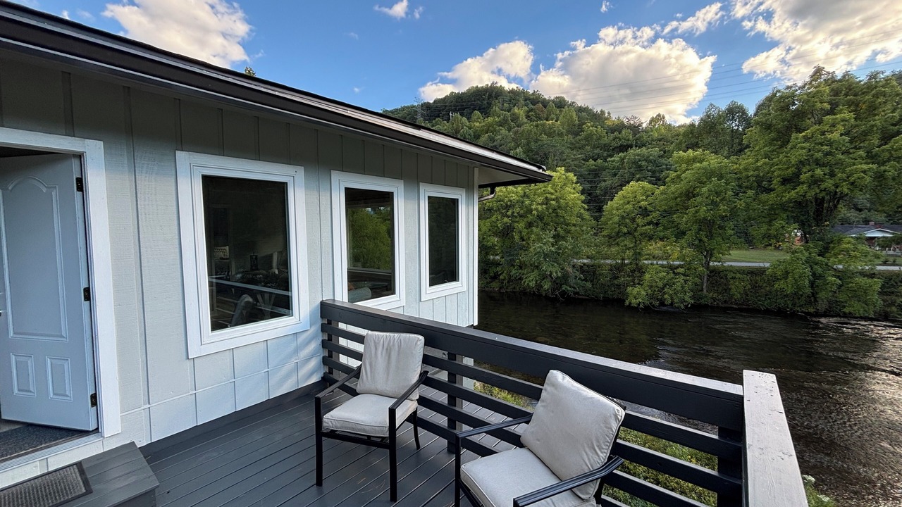 Photo of Patio Balcony in Cullowhee