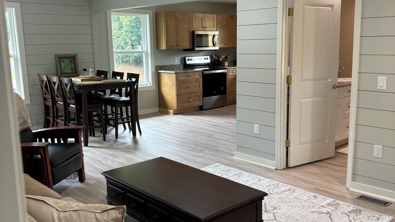 Photo of Livingroom in Cullowhee