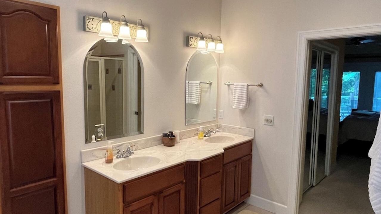 Photo of Bathroom in Roach
