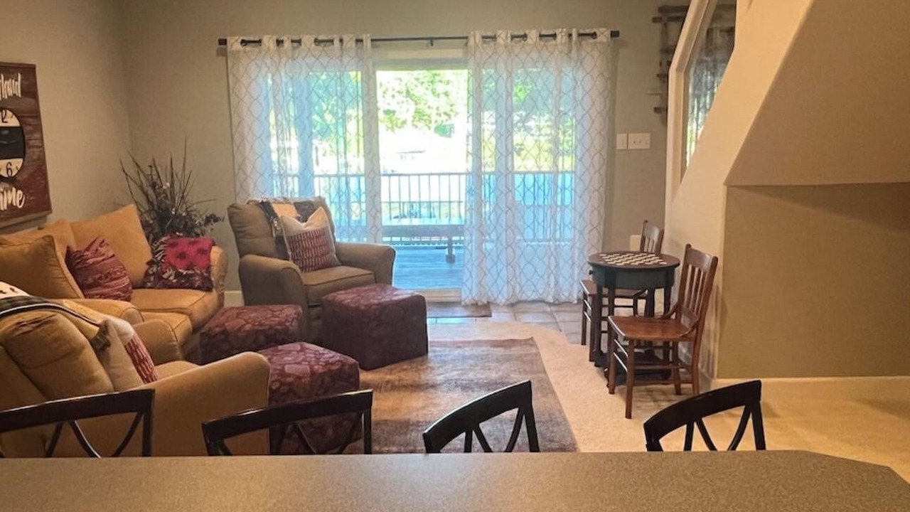Photo of Livingroom in Roach