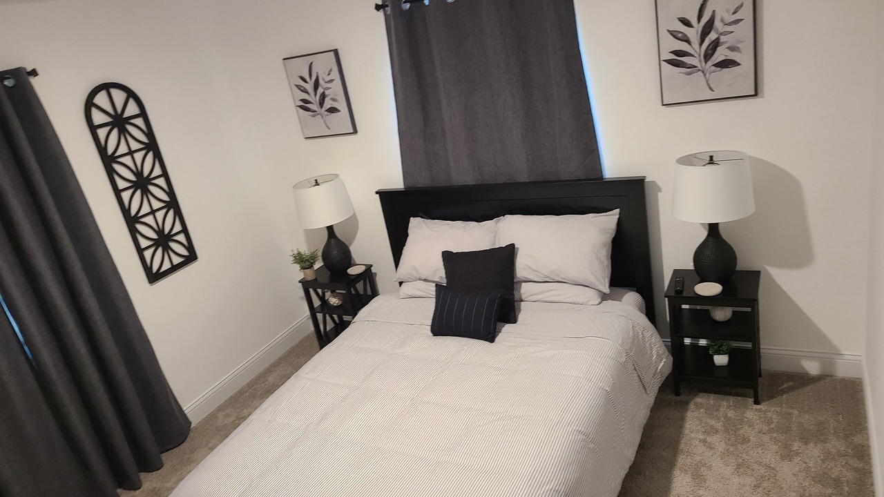 Photo of Bedroom in Lawrence