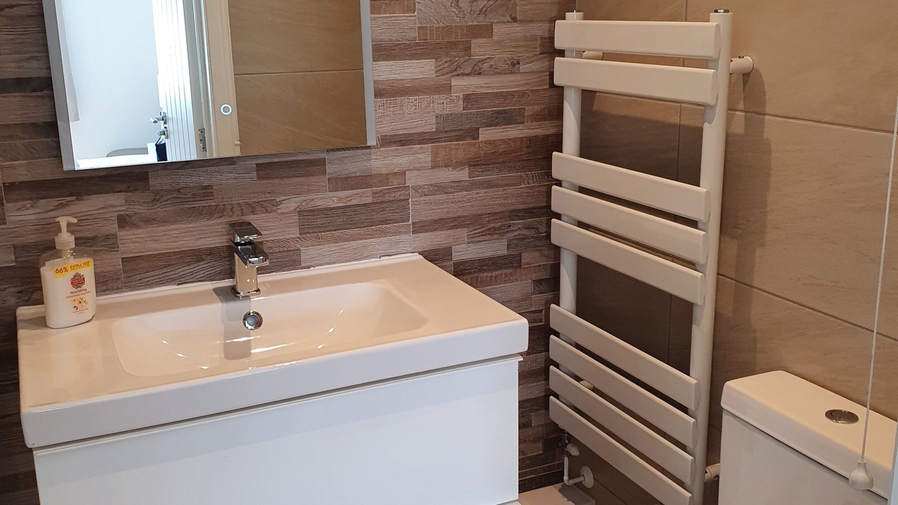 Photo of Bathroom in Tywyn