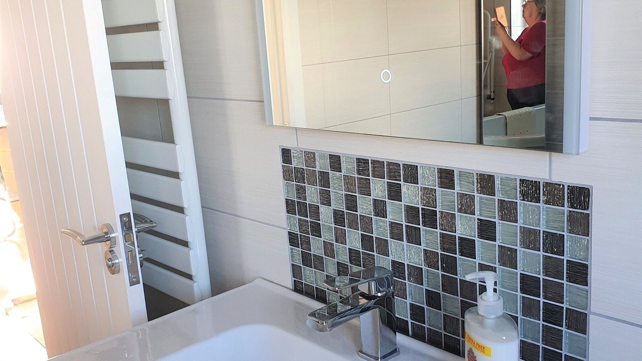 Photo of Bathroom in Tywyn