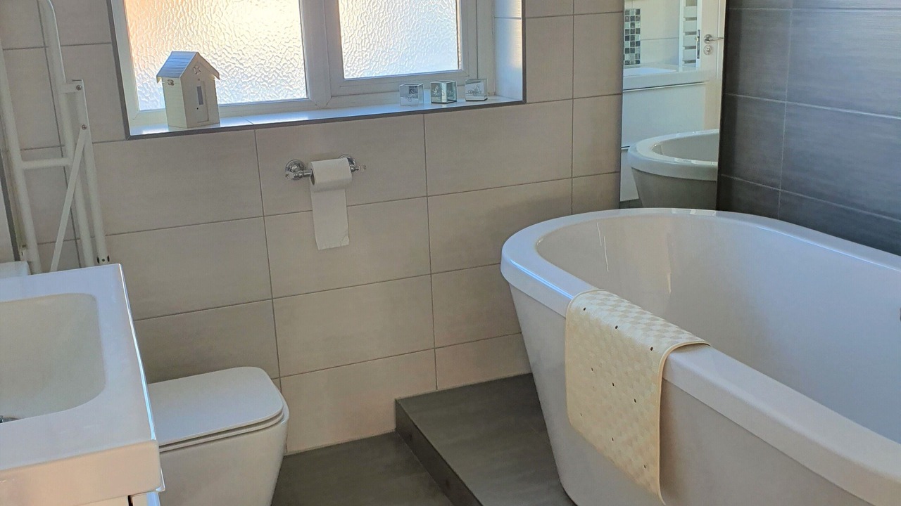 Photo of Bathroom in Tywyn