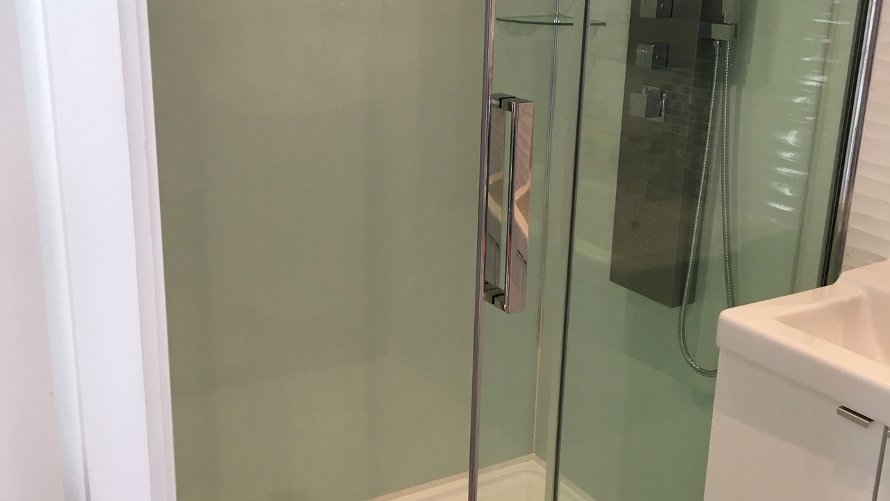 Photo of Bathroom in Tywyn