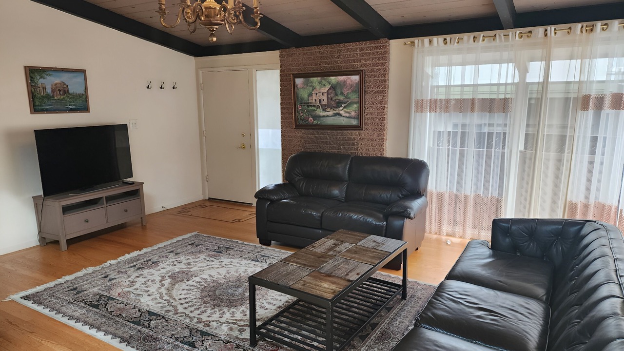 Photo of Livingroom in San Bruno
