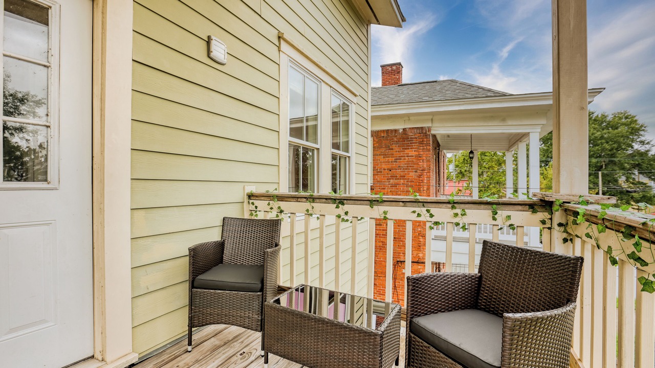 Photo of Patio Balcony in Metropolitan
