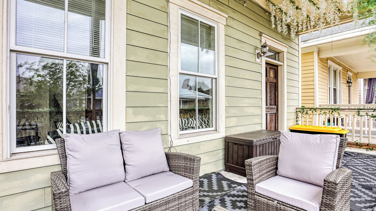 Photo of Patio Balcony in Metropolitan