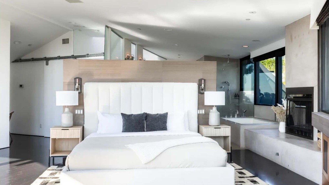 Photo of Bedroom in Mid-Wilshire