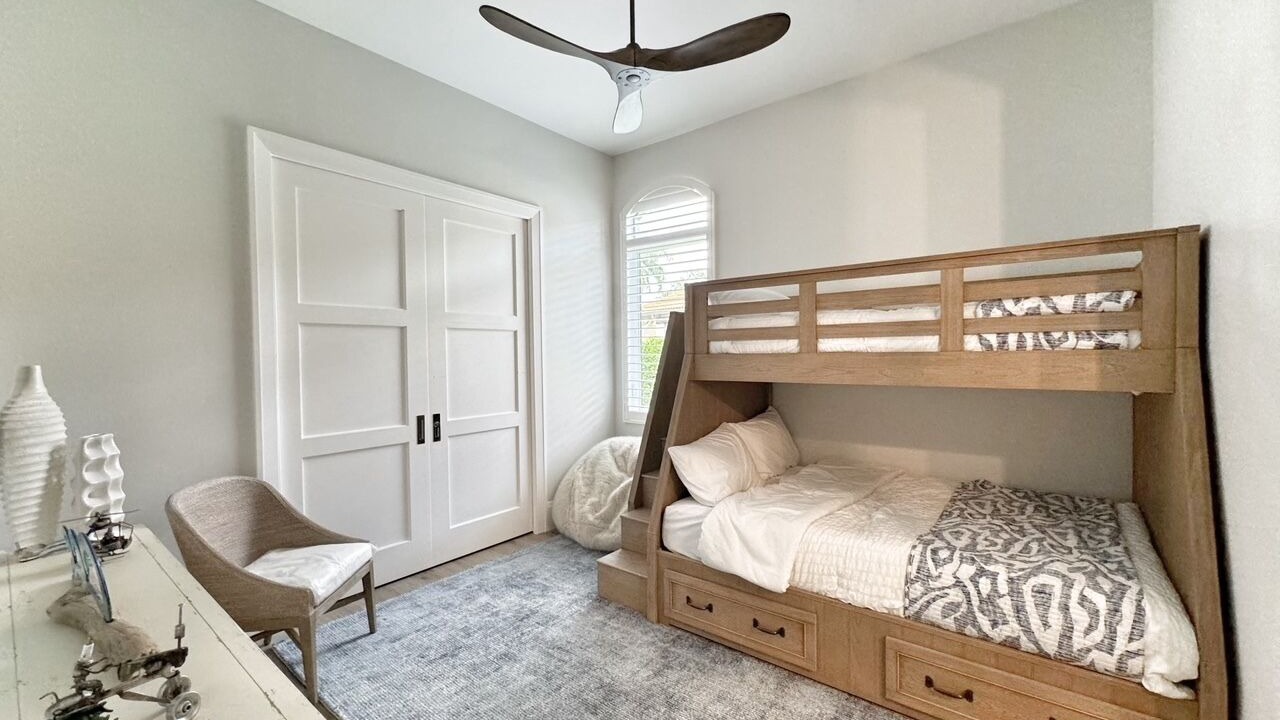 Photo of Bedroom in The Majors
