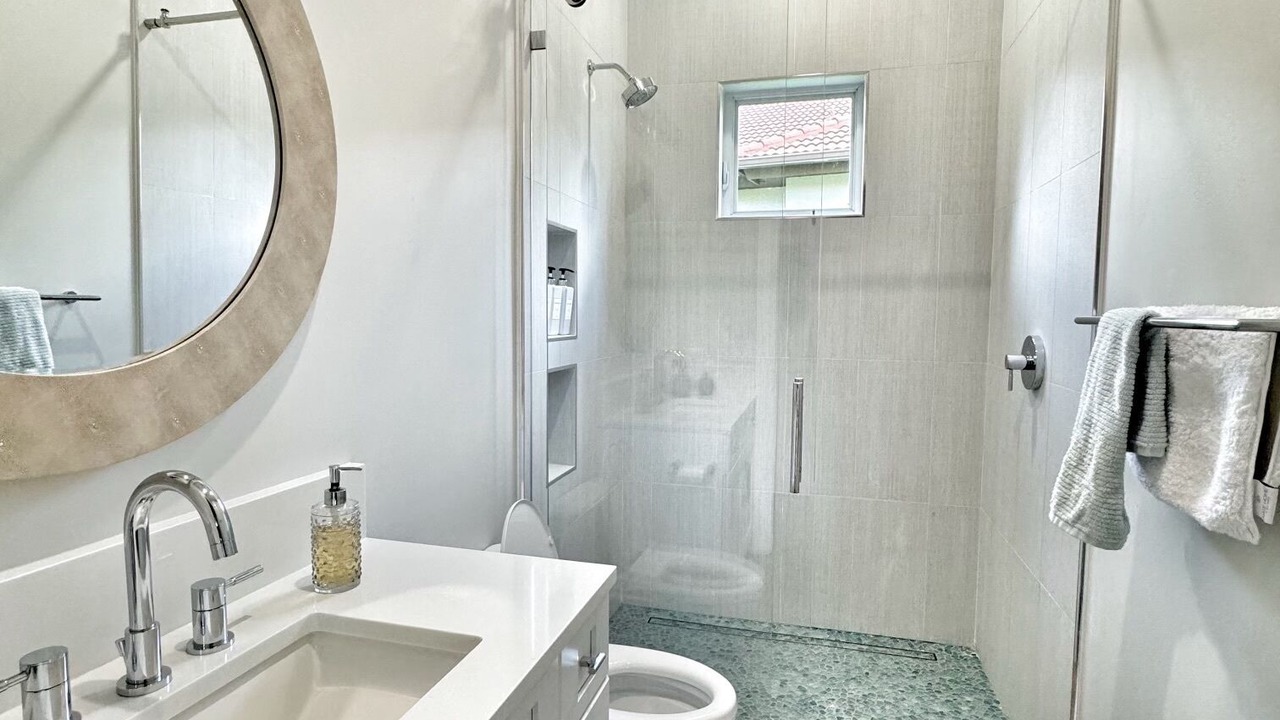 Photo of Bathroom in The Majors